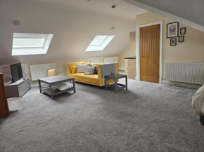 Lovely 1-Bed Loft in Newport